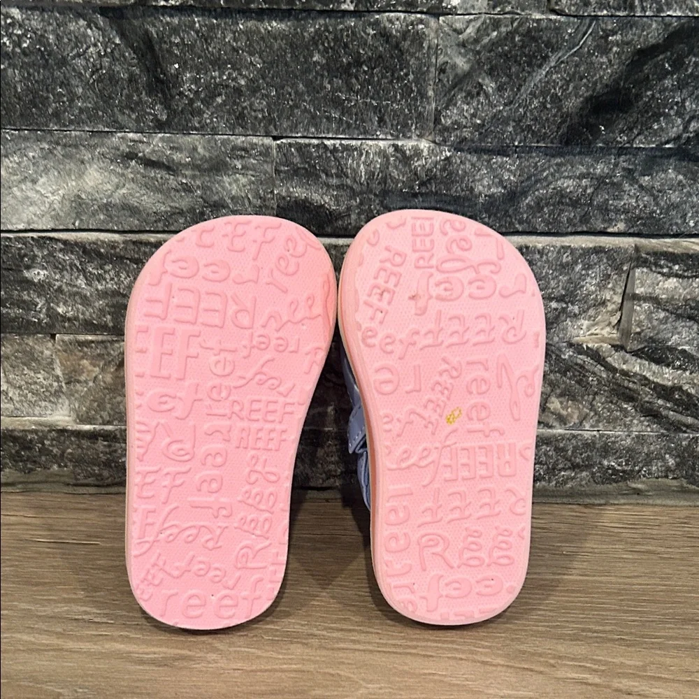 Reef vibrant sandals